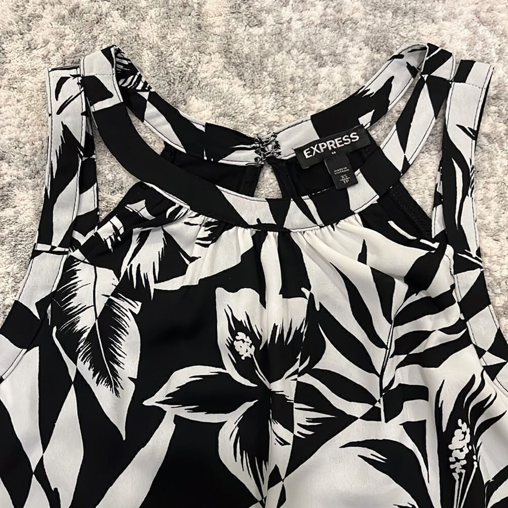 Express Tropical Tank Top - Picture 2 of 5
